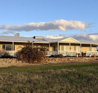 A Better Life Animal Sanctuary FarmStay - Private Two-Bedrooms Lounge Room  Bathroom  Toilet Shared Kitchen - Darwin Holiday