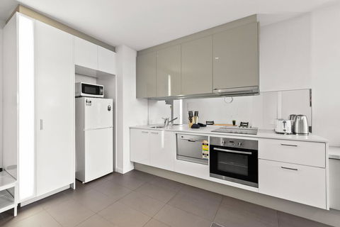 A Bright & Airy CBD Apt Next To Southern Cross - Darwin Holiday 2