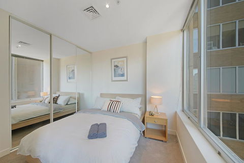 A Comfy & Central 2BR Apt Near Flinders Station - Darwin Holiday 0