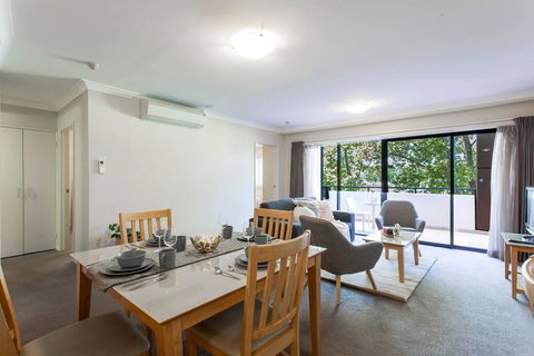 A Comfy 2BR Home, Top Location, FREE Parking - Darwin Holiday 2