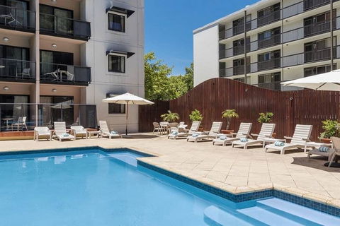 A Comfy 2BR Home, Top Location, FREE Parking - Darwin Holiday 3
