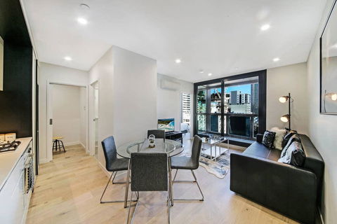 A Cozy & Stylish Suite Near Melbourne Central - Darwin Holiday 1