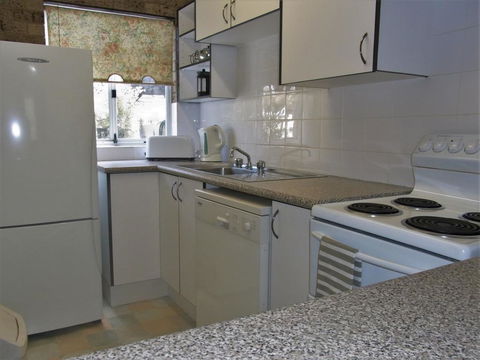 A Furnished Townhouse In Goulburn - Darwin Holiday 1