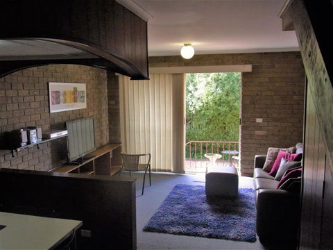 A Furnished Townhouse In Goulburn - Darwin Holiday 0