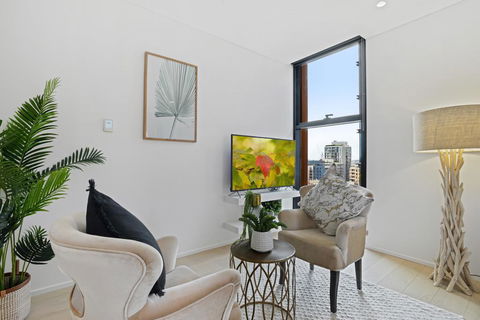 A Luxury Home Hidden In The Urban Oasis - Darwin Holiday 1