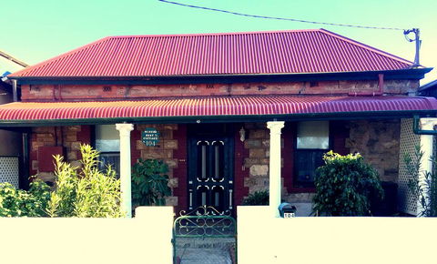 A Miner's Rest - Darwin Holiday 0