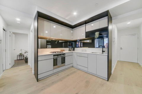 A Modern 2BR Apt, 5-min Walk To Melbourne Central - Darwin Holiday 2