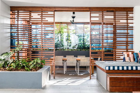 A PERFECT STAY - Adam + Eve - 2 Bedroom Luxury Apartment In Eve Tower - Darwin Holiday 2