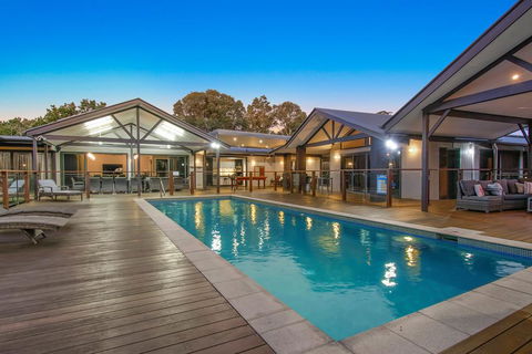 A PERFECT STAY - Lennox Unique Coastal Retreat - Darwin Holiday 0