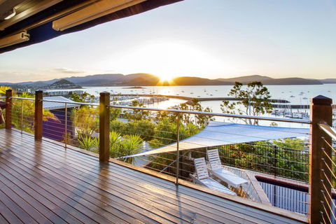 A Point Of View - Darwin Holiday 0