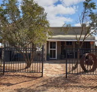A real bush retreat. Kangas Emus  Starry Skies. - Darwin Holiday
