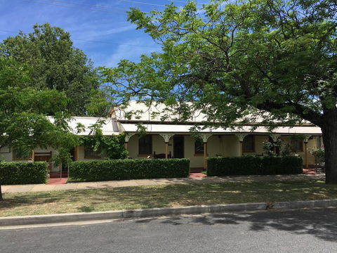 A Settlers Cottage Accommodation Bathurst CBD - Darwin Holiday 0