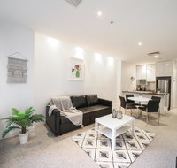 A Spacious  Central 2BR Apt Near Flinders Station - Darwin Holiday