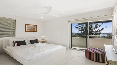 A Stylish Apartment With Noosa Views! - Unit 6 Yaringa 29 Noosa Drive - Darwin Holiday 1