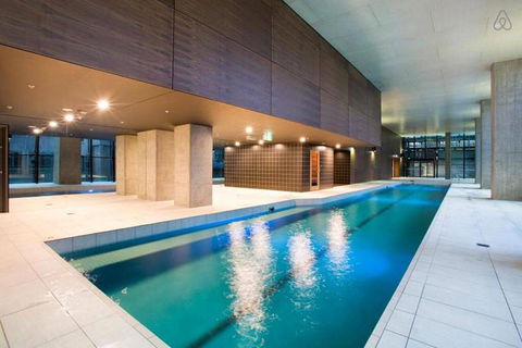 A Stylish CBD Apartment With A Stunning View - Darwin Holiday 3