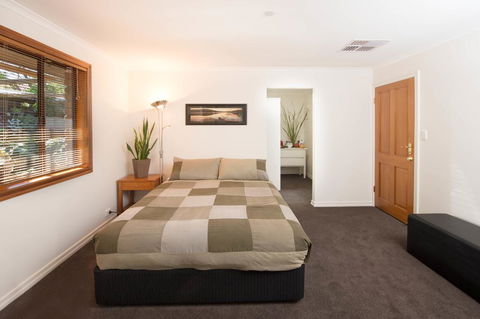 A Suite Spot In The Hills - Darwin Holiday 1