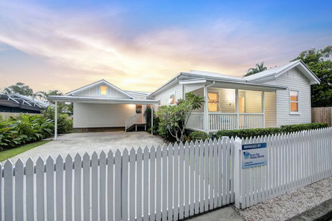 A Summer Cottage - Darwin Holiday 1