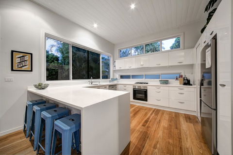A Summer Cottage - Darwin Holiday 2