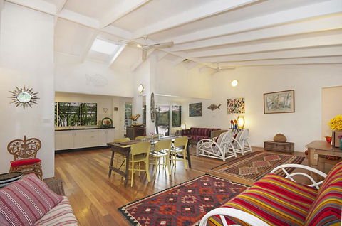A SWEET ESCAPE - Aluna - Darwin Holiday 0