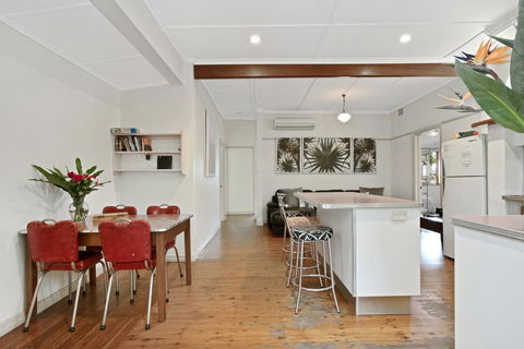 A SWEET ESCAPE - Byron Surf Cottage - Walk To Byron - Darwin Holiday 3