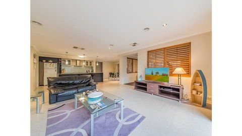 A TOUCH OF CLASS - PET FRIENDLY (OUTSIDE ONLY) - Darwin Holiday 2