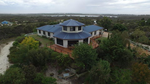 A Tranquil Retreat - Darwin Holiday 0