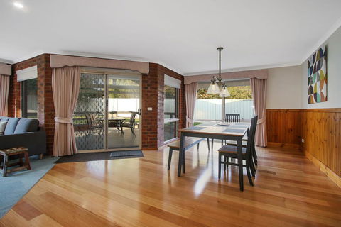 Abbey Rose - Bright, VIC - Darwin Holiday 1