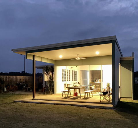 Absolute Beachfront & Secluded New Home - Darwin Holiday 1