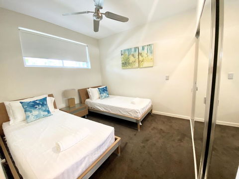 Absolute Beachfront - Cabarita Beach - Ocean Views - 3 Bed Apartment - Darwin Holiday 2
