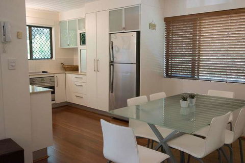 Absolute Beachfront - Mooloolaba - Darwin Holiday 1