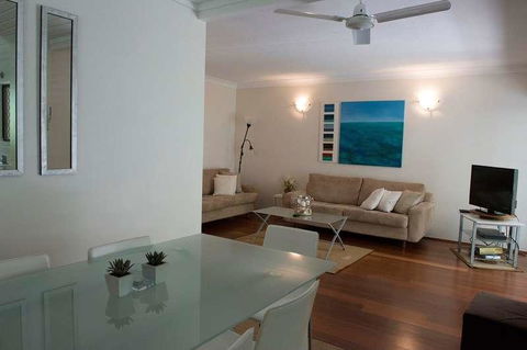 Absolute Beachfront - Mooloolaba - Darwin Holiday 2