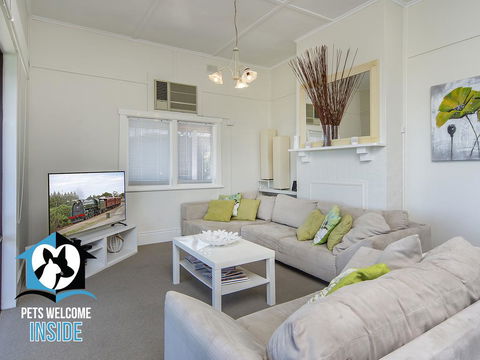 Absolute Beachfront 3BR 2BA Home W/ Beach Track - Darwin Holiday 1