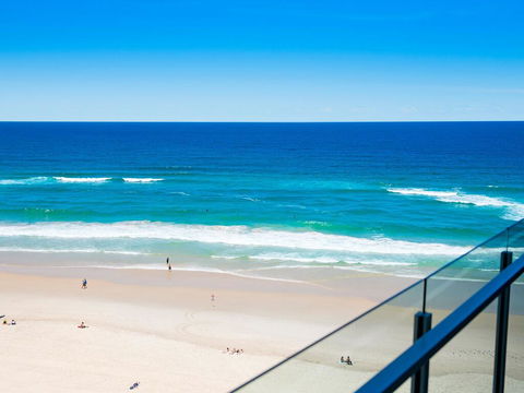 Absolute Beachfront In The Heart Of Surfers Paradi - Darwin Holiday 1