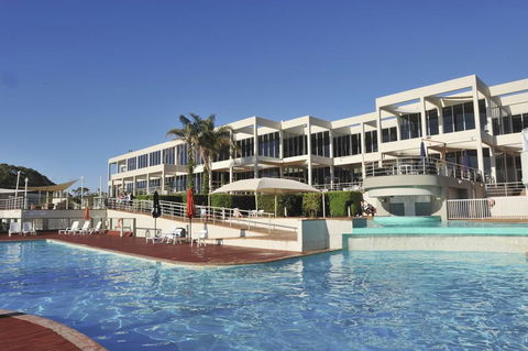 Absolute Beachfront Opal Cove Resort - Darwin Holiday 1