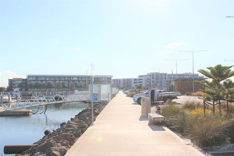Absolute Waterfront Apt 319 Lighthouse - Darwin Holiday 1