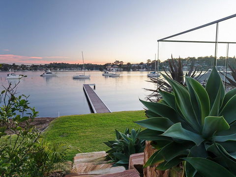 Absolute Waterfront Lakehouse Fishing Point Waterfront Pool Jetty - Darwin Holiday 2
