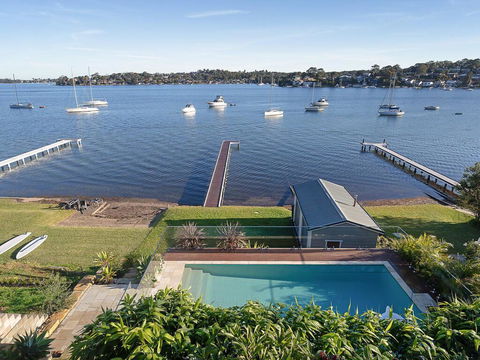Absolute Waterfront Lakehouse Fishing Point Waterfront Pool Jetty - Darwin Holiday 3