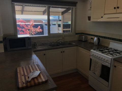 Acacia House - Central Healesville - Yarra Valley - Darwin Holiday 1