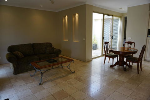 Acacia Terraces - Darwin Holiday 1