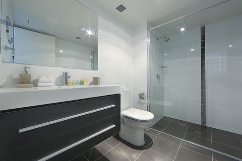 Accommodate Canberra - Century - Darwin Holiday 1