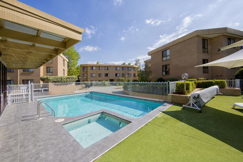 Accommodate Canberra - Kingston Court - Darwin Holiday 1