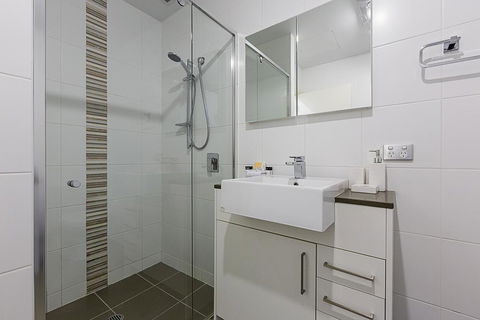 Accommodate Canberra- Domain Parliamentary Triangle - Darwin Holiday 3