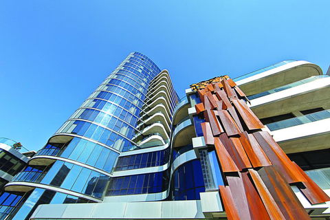 Accommodate Canberra- The Apartments Canberra City - Darwin Holiday 1