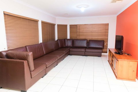 Accommodation At Melbourne - Darwin Holiday 2