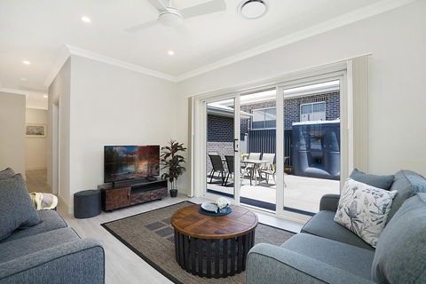 Accommodation Hunter - Adams Street Maitland - Darwin Holiday 1