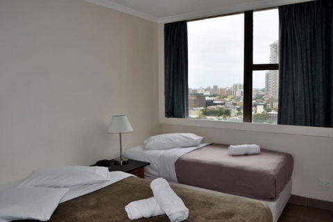 Accommodation Sydney City Centre - Hyde Park Plaza 3 Bedroom 1 Bathroom Apartment - Darwin Holiday 1