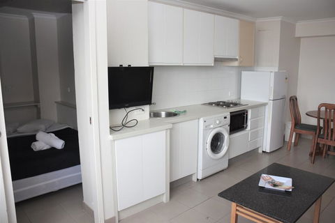 Accommodation Sydney City Centre - Hyde Park Plaza 3 Bedroom 1 Bathroom Apartment - Darwin Holiday 3