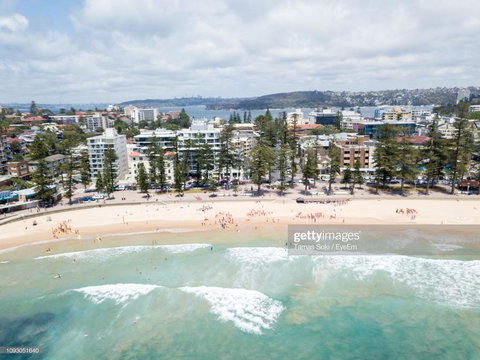 Accommodation Sydney North Shore: Frenchs Forest 3 Bedroom House - Darwin Holiday 2