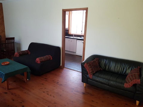 Accommodation Sydney North Shore: Frenchs Forest 3 Bedroom House - Darwin Holiday 1