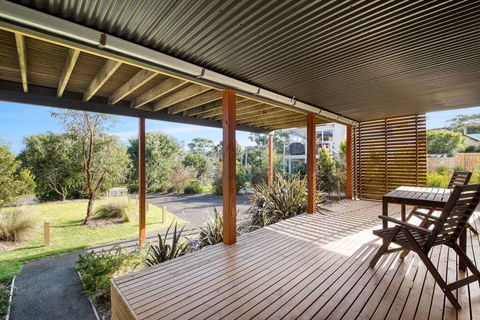 Acqua Vista - Water View, Fireplace, Walk To Beach - Darwin Holiday 3